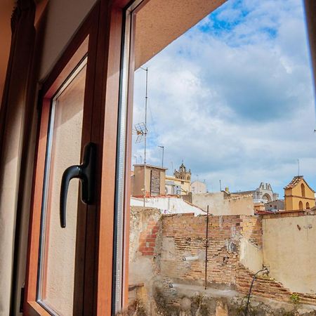 Apartamento 2 en la muralla romana junto a la Catedral Tarragona Exterior foto