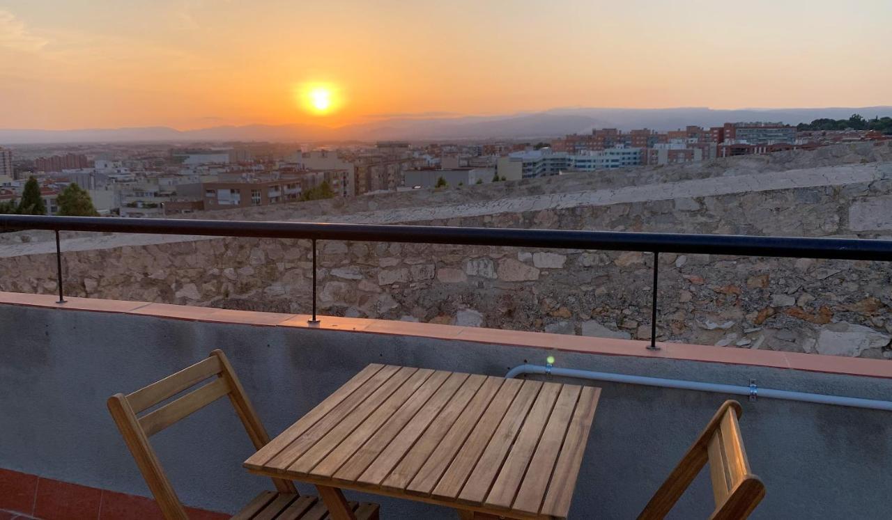 Apartamento 2 en la muralla romana junto a la Catedral Tarragona Exterior foto