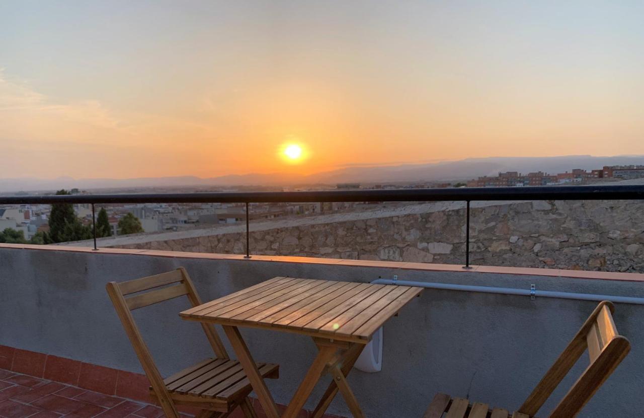 Apartamento 2 en la muralla romana junto a la Catedral Tarragona Exterior foto