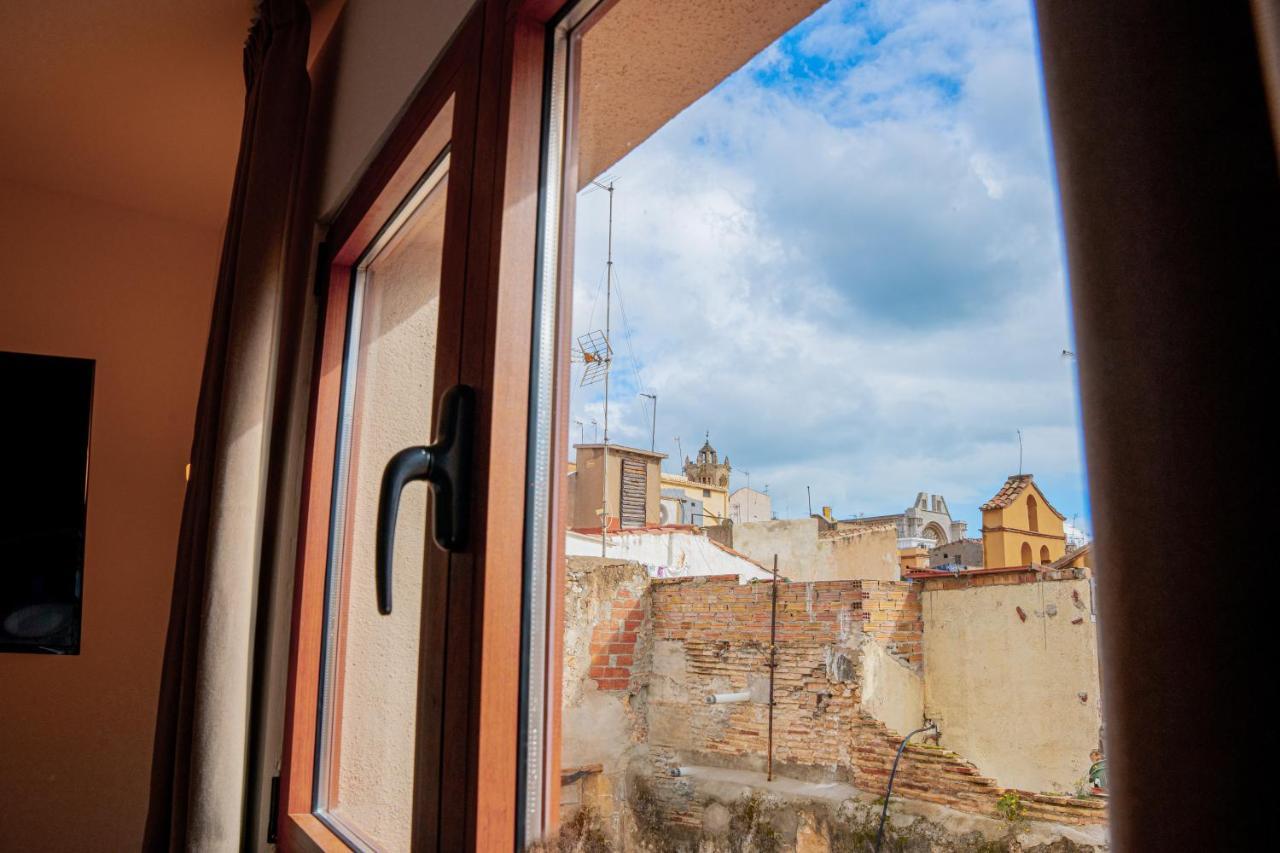 Apartamento 2 en la muralla romana junto a la Catedral Tarragona Exterior foto
