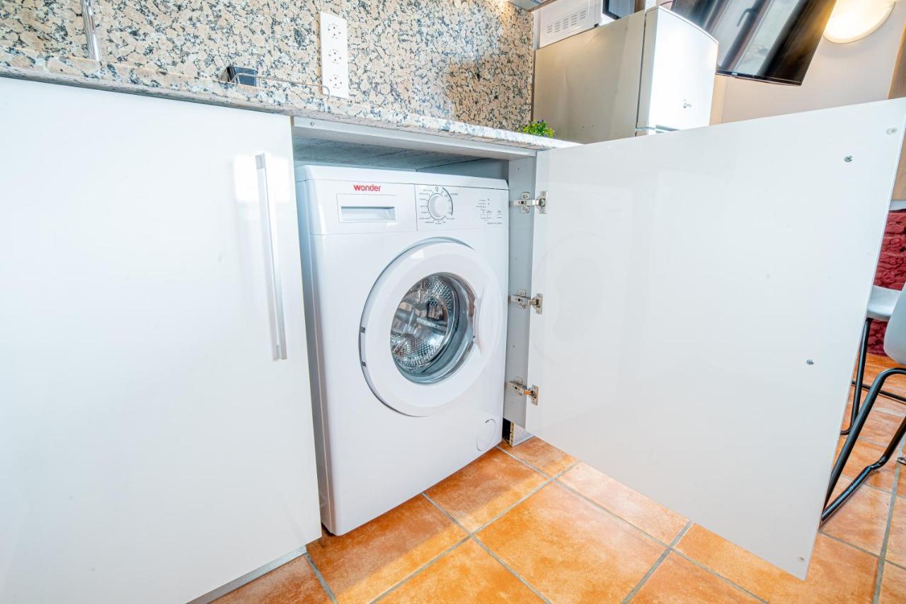 Apartamento 2 en la muralla romana junto a la Catedral Tarragona Exterior foto